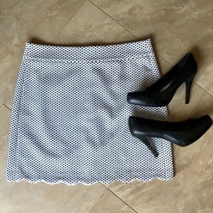 LOFT scallop hem skirt